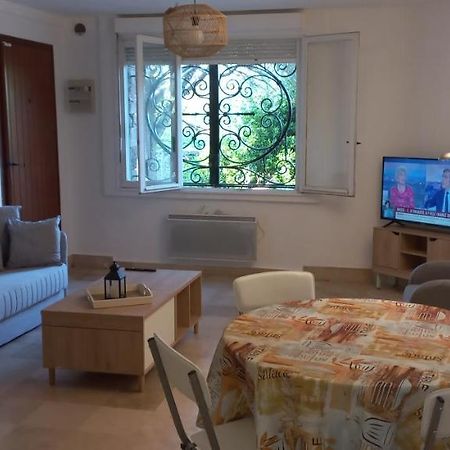 Appartement Et Sa Grande Terrasse En Rez De Jardin Saint Aygulf Esterno foto