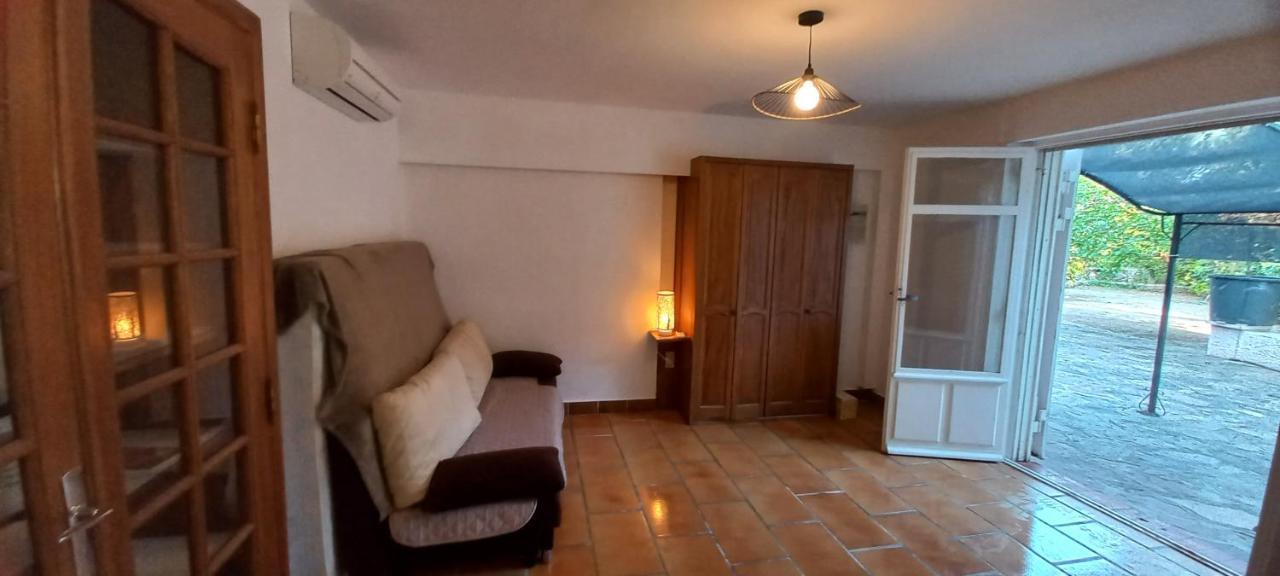 Appartement Et Sa Grande Terrasse En Rez De Jardin Saint Aygulf Esterno foto