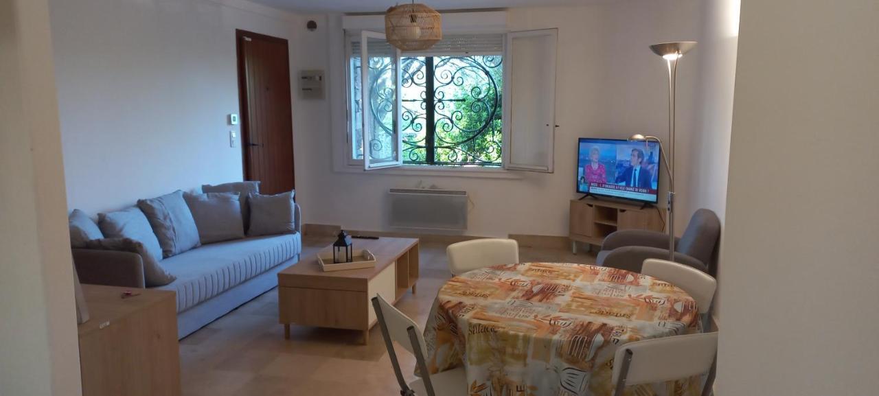 Appartement Et Sa Grande Terrasse En Rez De Jardin Saint Aygulf Esterno foto