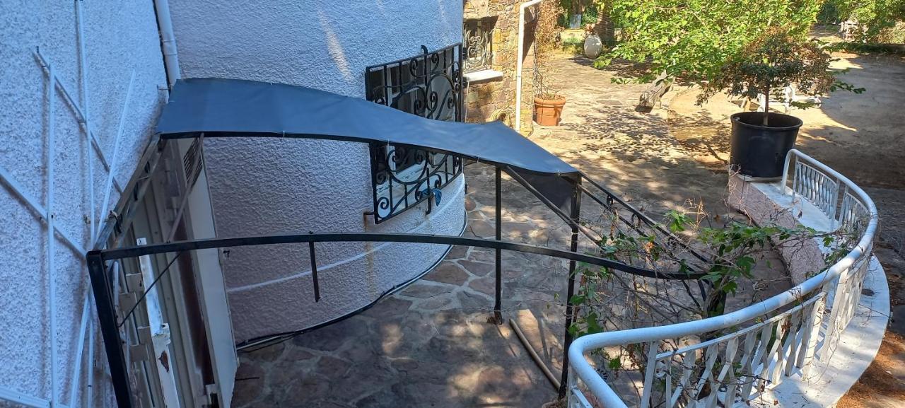 Appartement Et Sa Grande Terrasse En Rez De Jardin Saint Aygulf Esterno foto